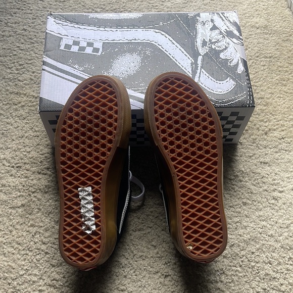 Boys 5.5 vans old school black and brown - Picture 2 of 7